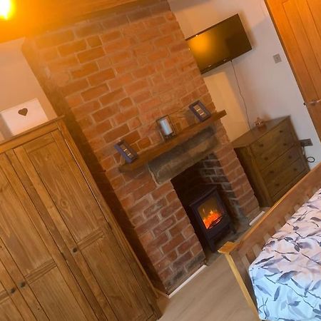 Quaint 1 Bedroom Cottage In Pudsey, Leeds Exterior foto