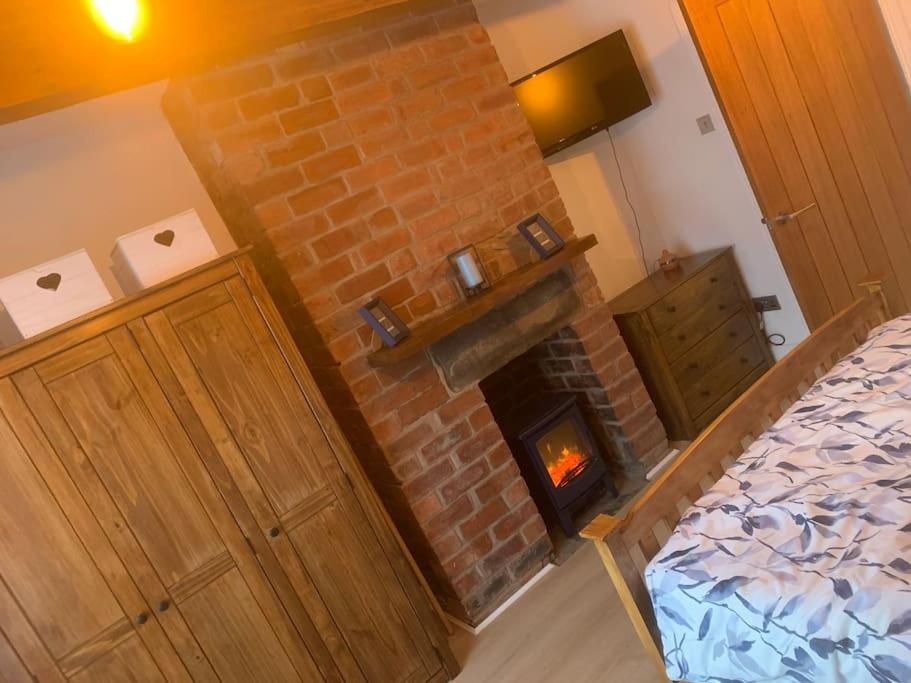 Quaint 1 Bedroom Cottage In Pudsey, Leeds Exterior foto