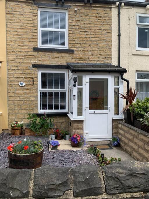 Quaint 1 Bedroom Cottage In Pudsey, Leeds Exterior foto